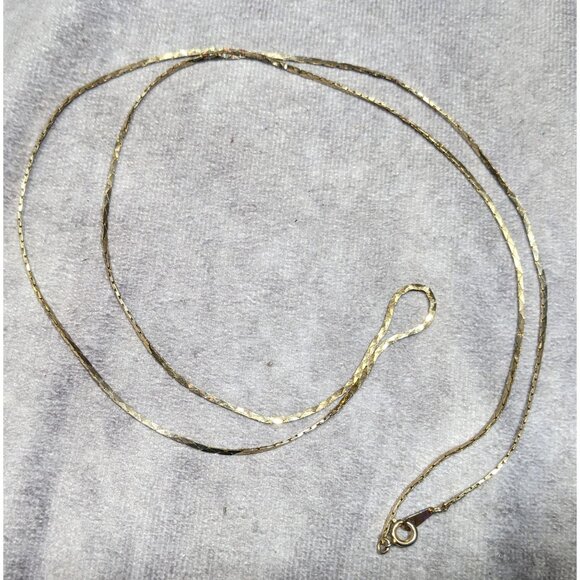 Simple Elegant Bright Gold Tone Flattened Cobra Chain Necklace - Picture 5 of 5